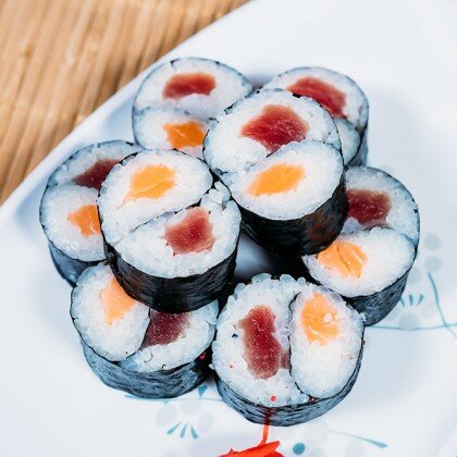 Ролл «Инь-Янь»