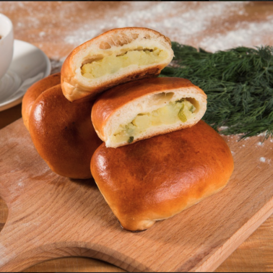 Пирожок с картофелем и луком