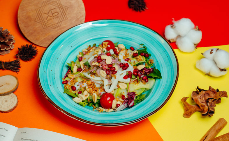 Салат с кальмарами