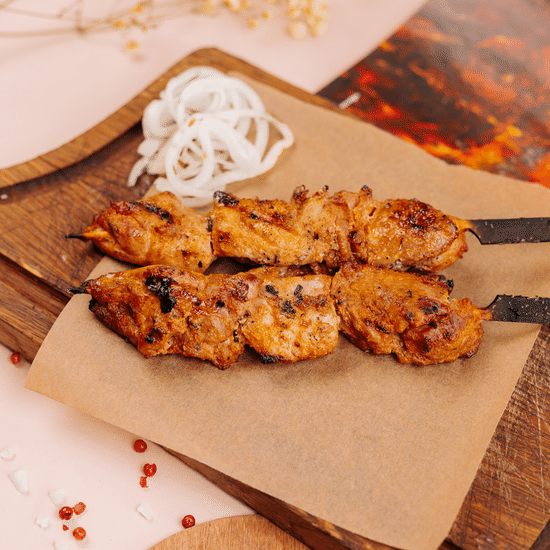 Куриный шашлычок на шпажке