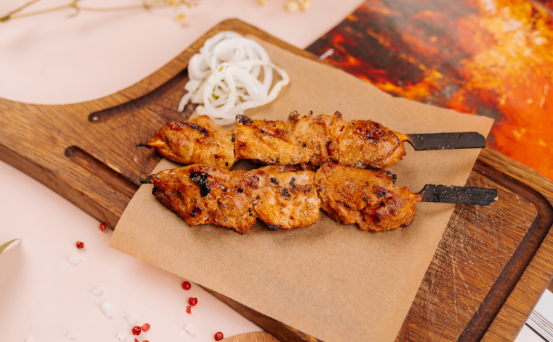 Куриный шашлычок на шпажке