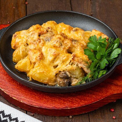 Курочка в сливках с грибами и картошечкой