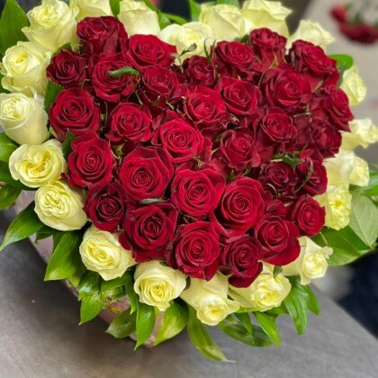 Коробка сердцем с розой 51