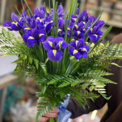 Букет ирисов 17