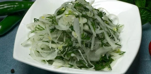 Лук с зеленью