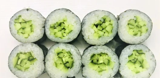 МАКИ РОЛЛ С ОГУРЦОМ