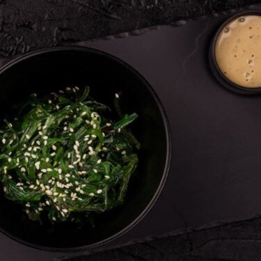 Салат «Чука»  с ореховым соусом