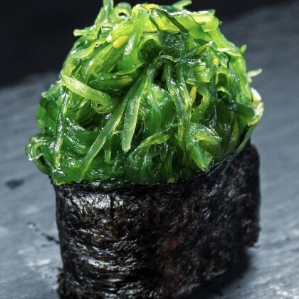 Суши-нигири с чуккой