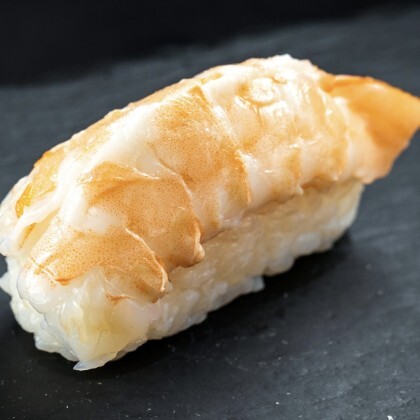 Суши-нигири с королевской креветкой