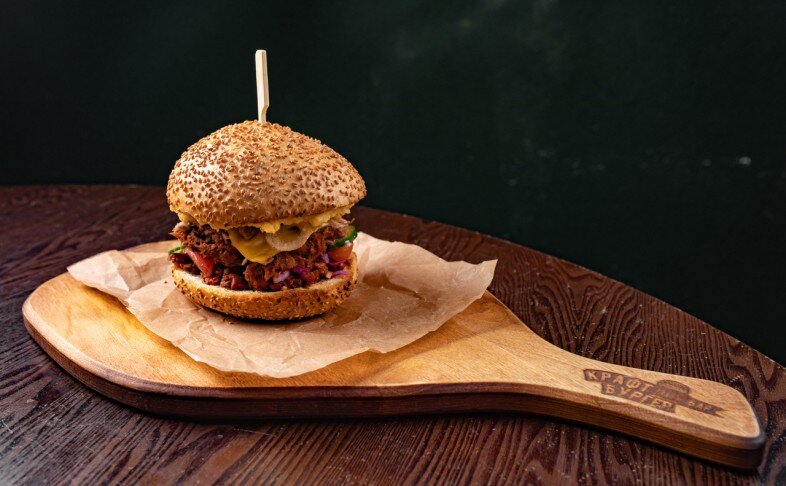 Бургер Мексиканский с рваным межрёберным мясом