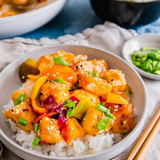 Тофу в кисло-сладком соусе и рис