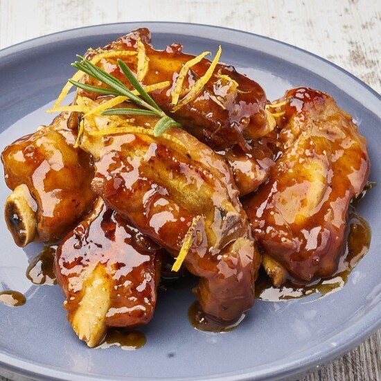 Свиные ребрышки Ком Сон Ньен и рис