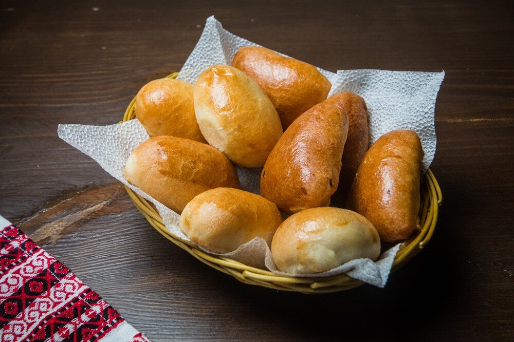 Пирожки с картошкой, капустой, рисом и яйцом