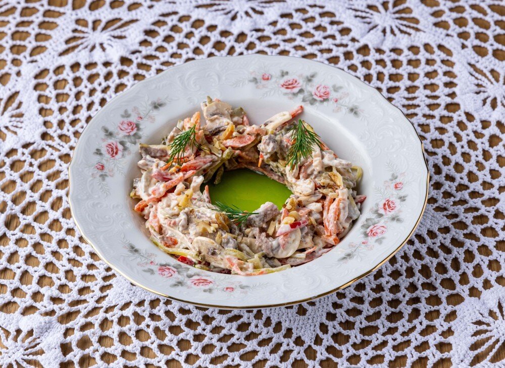 Салат мясной, из ростбифа и буженины