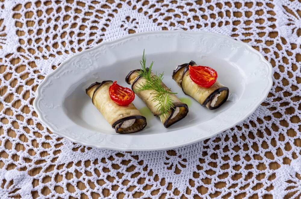 Рулетики из баклажанов - со сливочным сыром и грецким орехом