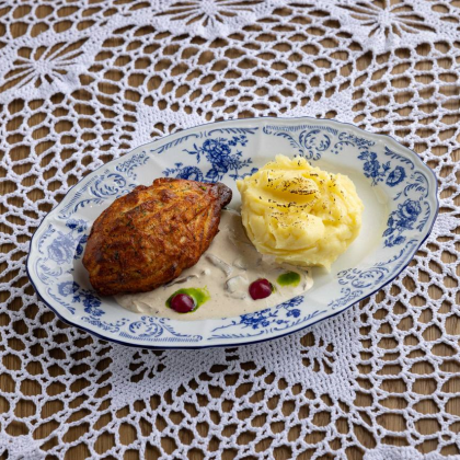 Котлета Пожарская, с картофельным пюре