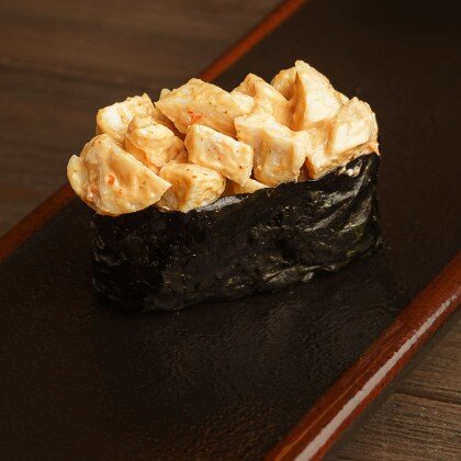 Суши с острой курицей