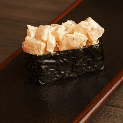 Суши с острым окунем