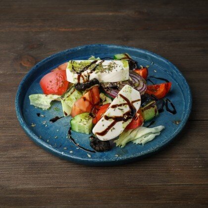 Овощной салат с сыром фета