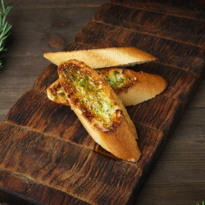 Брускетта черная с чесноком