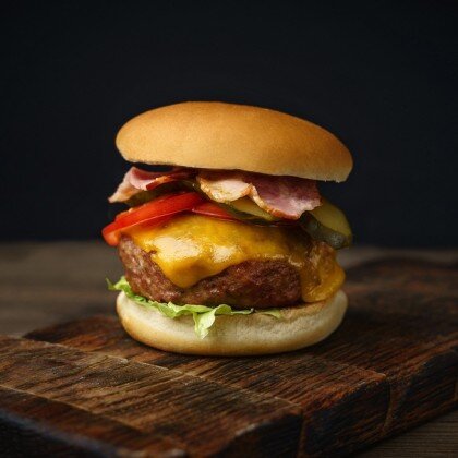 Бургер с беконом