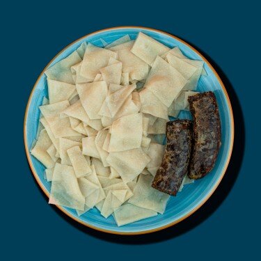 Кумыкский хинкал с сушеной колбасой