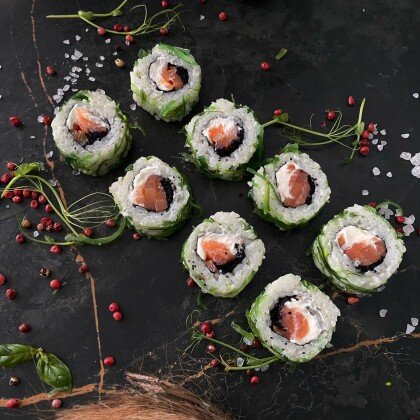 Ролл Чука с лососем