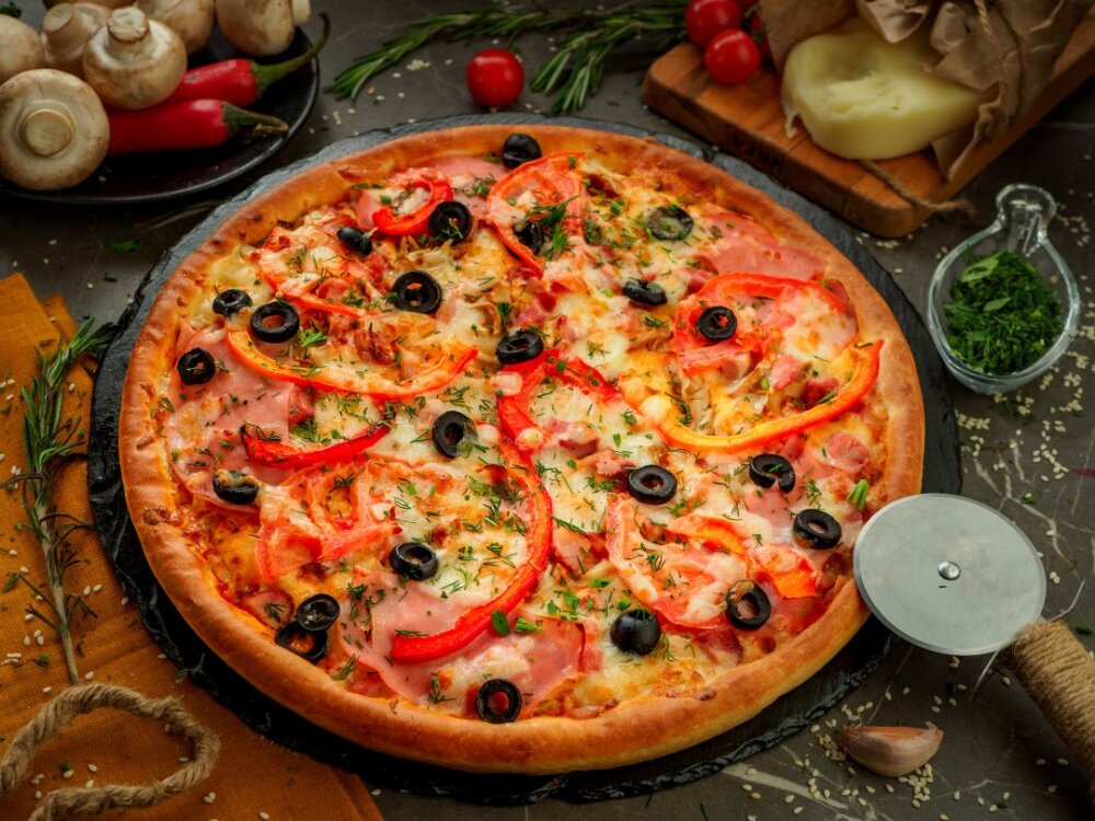 Пицца «Сапорито» на толстой лепешке