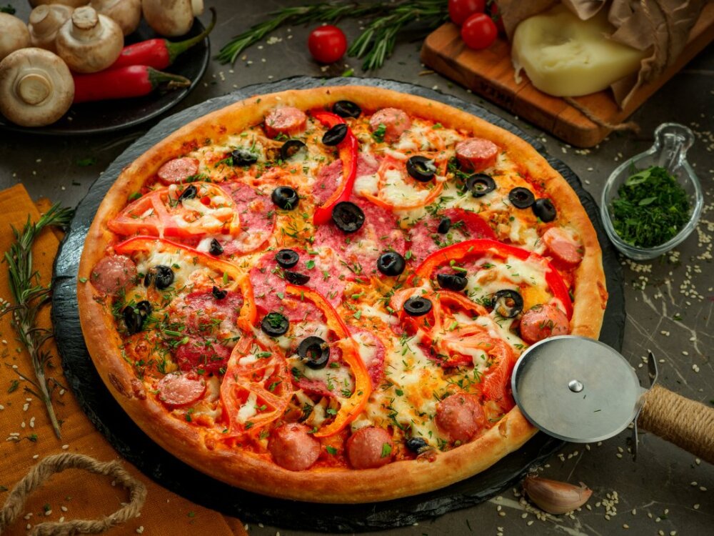 Пицца «Монте Бьянко» на толстой лепешке
