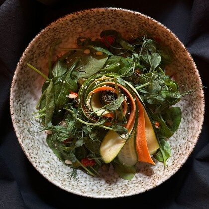 Салат с говяжьим языком и овощами под прованским соусом