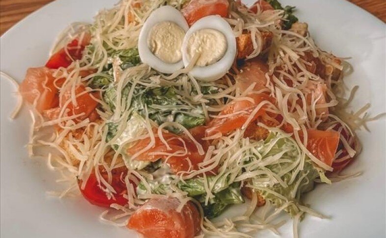 Цезарь с семгой шеф-посола