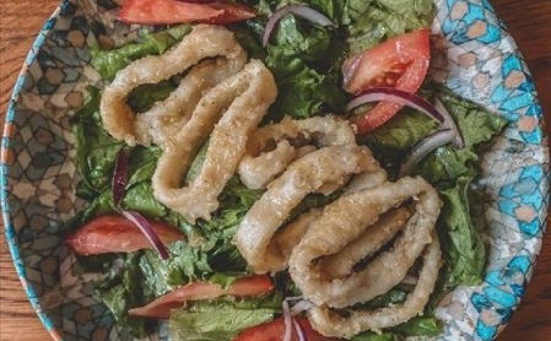 Салат из кальмаров с медовым соусом