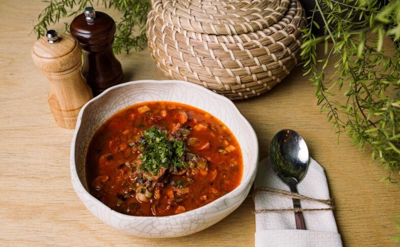 Солянка с мраморной говядиной