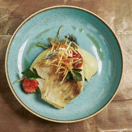 Стейк из судака с кремом из картофеля