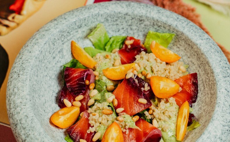 Салат с лососем и кумкватом