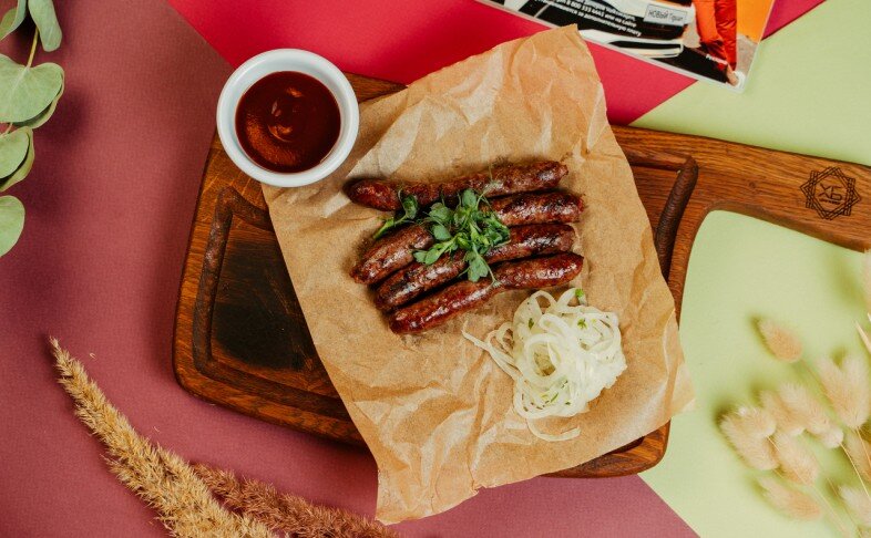 Колбаски из оленя с гривой коня