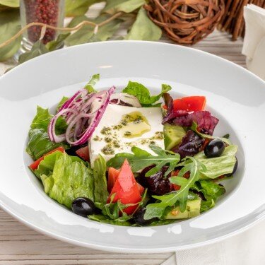 Греческий салат с брынзой