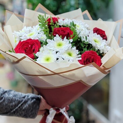 Букет Из Роз и Хризантем