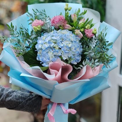 Букет с Гортензией и Эустомой №1