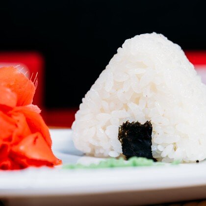 Унаги онигири