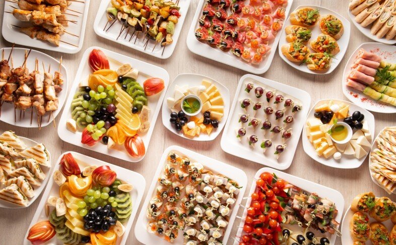 Праздничный стол на 16 персон