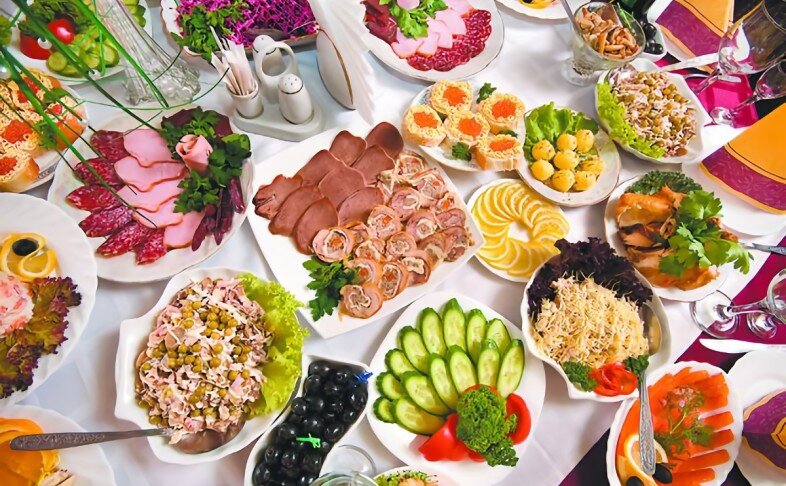 Праздничный стол на 4 персоны