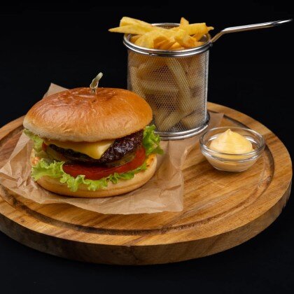 Бургер с сочной котлетой