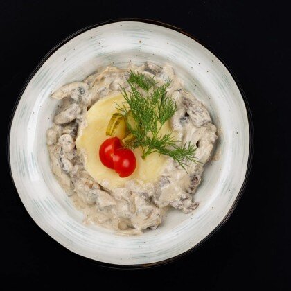 Бефстроганов из говядины с пюре