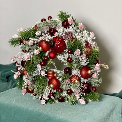 Рождественский венок «Клюква в сахаре» (иск.)
