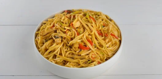 Удон с курицей и овощами 200гр