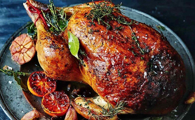 Индейка запеченная до золотистой корочки