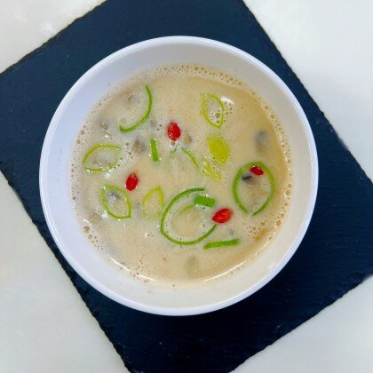 Том ям с курицей на кокосовом молоке