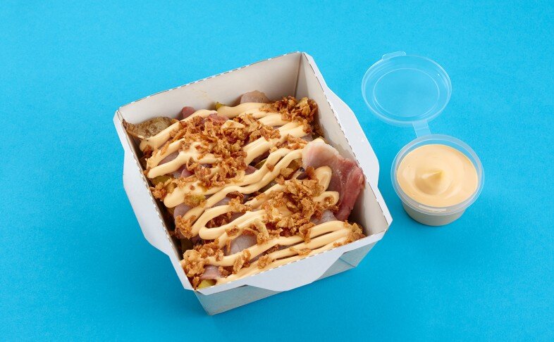 Картофель с луком фри и беконом