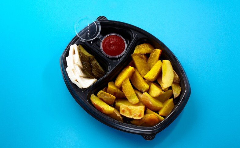 Картофель по-деревенски с салом и соленым огурчиком